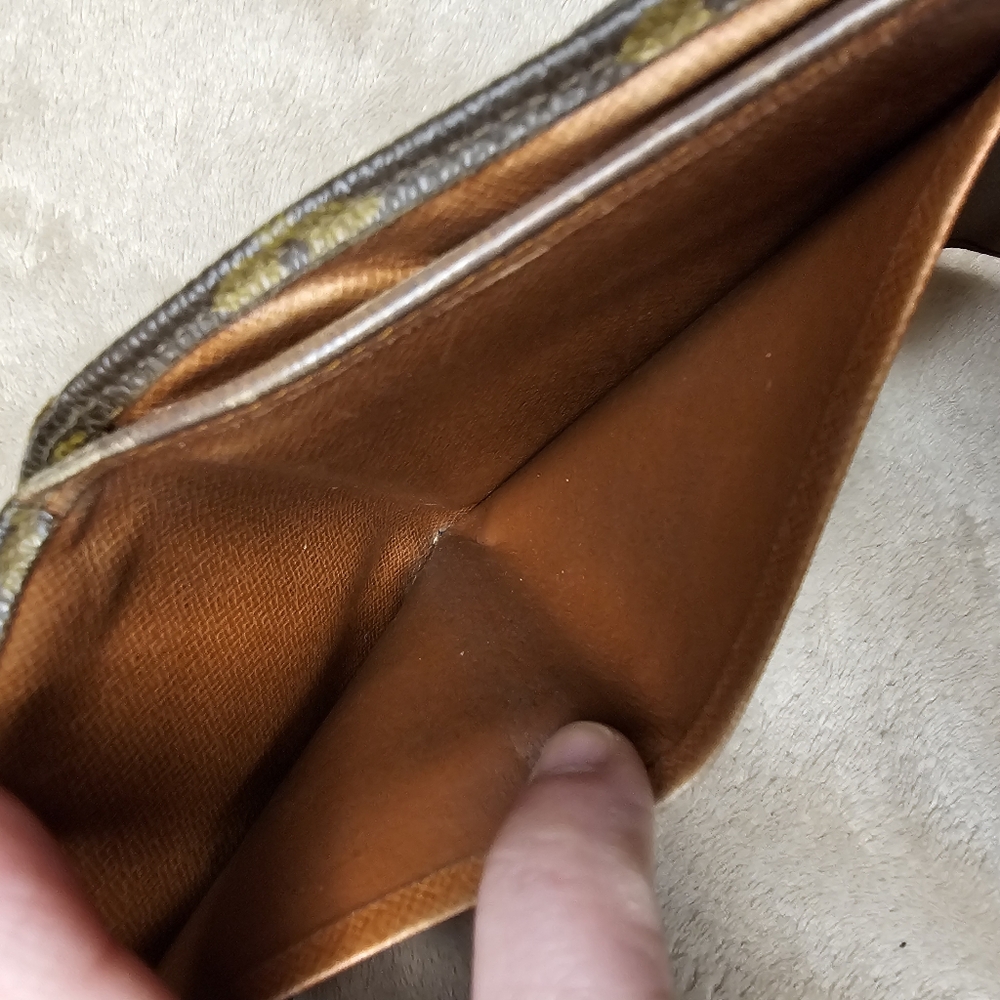 Louis Vuitton Monogram wallet - Picture 2 of 9